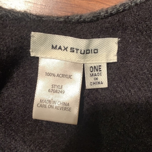 Max Studio cape/ shawl - Picture 5 of 5